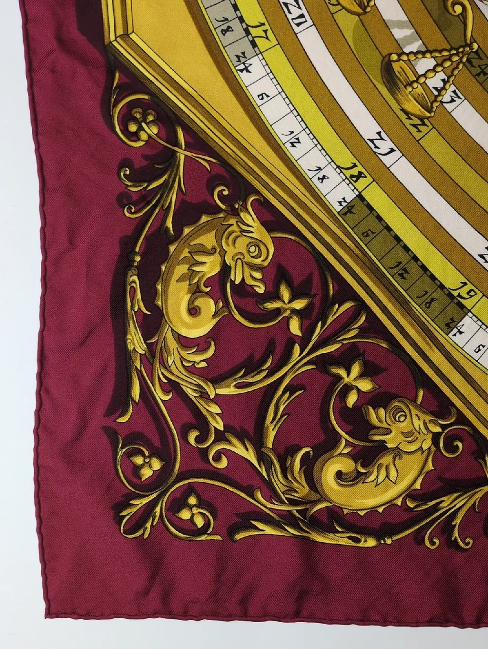 Hermēs Astrologie Dies et Hore Carre 90 Silk Maroon Gold Scarf 87x87 cm With Box